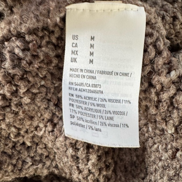 American Eagle outfitters size medium sweater.GUC - Picture 7 of 8